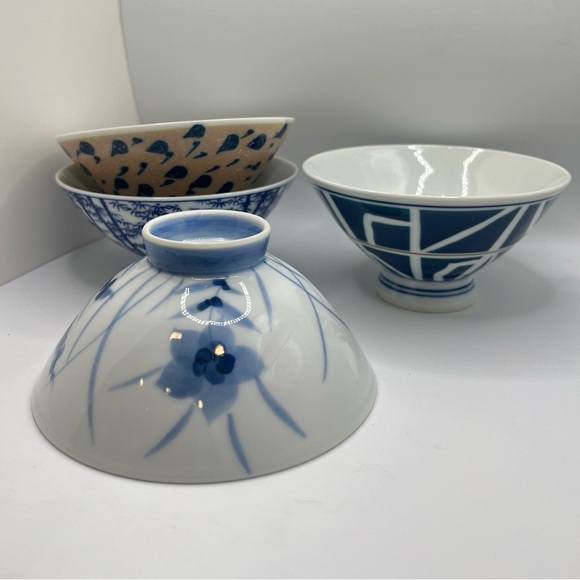 Vintage Japanese Sometsuke Blue/White Footed Porcelain Rice Bowls- Set of 4 - Picture 3 of 11
